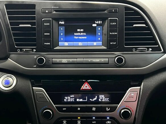 2017 Hyundai Elantra VI (AD), белый, 1600000 рублей - вид 14