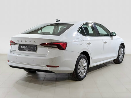2021 Skoda Octavia IV (A8), белый, 2125000 рублей, вид 5