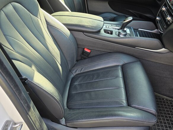 2017 BMW X6 40d II (F16), белый, 4250000 рублей - вид 7