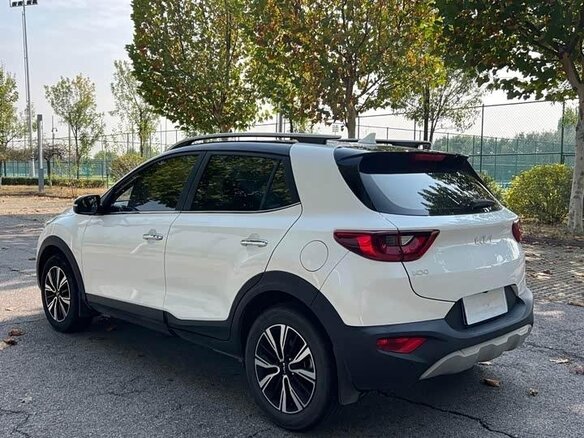 2023 Kia KX1, белый, 1370000 рублей - вид 3