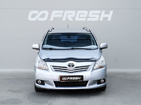 2011 Toyota Verso I, серебристый - вид 2