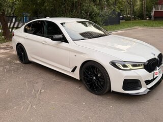 2018 BMW 5 серии 530i xDrive VII (G30/G31/G38), белый, 3000000 рублей, вид 2