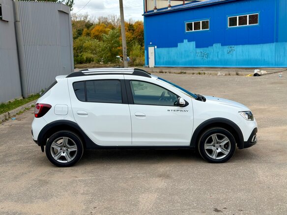 2021 Renault Sandero Stepway II Рестайлинг, белый - вид 6