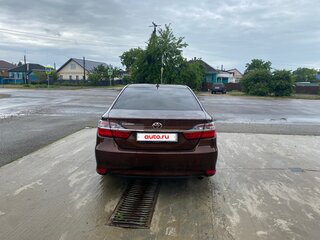2017 Toyota Camry VII (XV50) Рестайлинг 2, коричневый, 1800000 рублей, вид 4