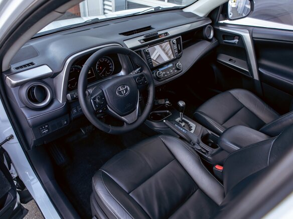 2018 Toyota RAV4 IV (XA40) Рестайлинг, белый - вид 14
