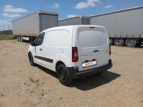 2017 Peugeot Partner, белый, 1070000 рублей, вид 4