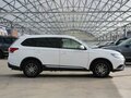 2019 Mitsubishi Outlander III Рестайлинг 3, белый - вид 5