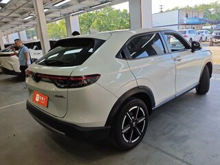 2023 Honda Vezel II, белый, 1780000 рублей, вид 3