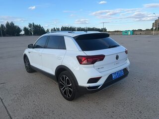 2023 Volkswagen T-Roc I Рестайлинг, белый, 1745005 рублей, вид 4