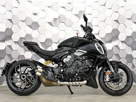 2023 Ducati Diavel V4, чёрный, 2450000 рублей, вид 3
