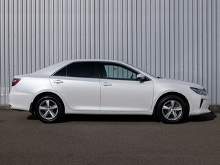 2015 Toyota Camry VII (XV50) Рестайлинг, белый, 2199000 рублей, вид 5