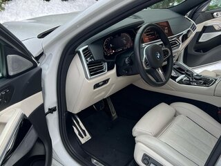 2021 BMW X6 40i III (G06), белый, 8500000 рублей, вид 4