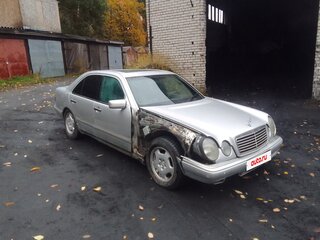1997 Mercedes-Benz E-Класс 240 II (W210, S210), серебристый, 130000 рублей, вид 5