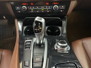 2013 BMW 5 серии 520i VI (F10/F11/F07) Рестайлинг, чёрный, 2100000 рублей, вид 5