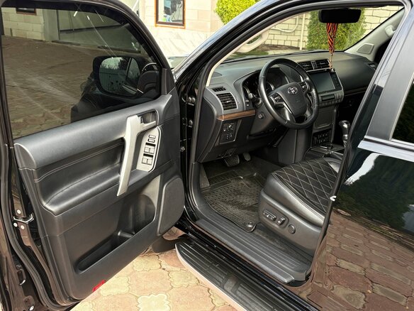 2019 Toyota Land Cruiser Prado 150 Series Рестайлинг 2, чёрный, 5200000 рублей - вид 9