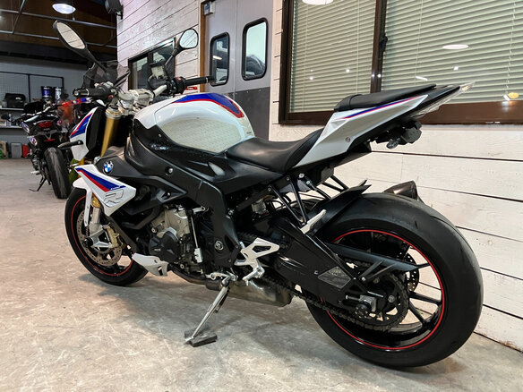 2017 BMW S 1000 R, белый, 1090000 рублей - вид 6