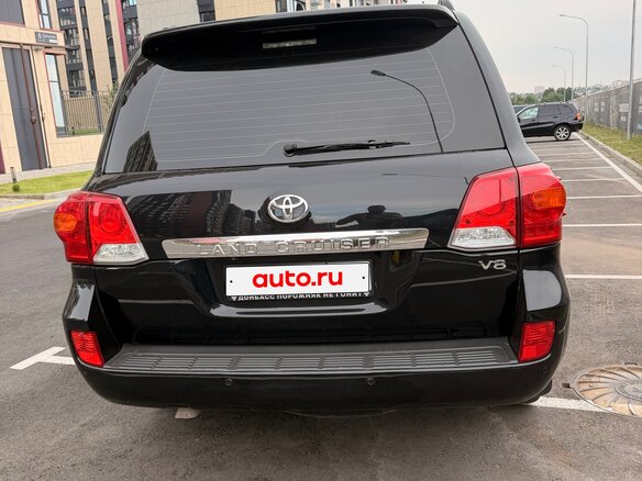 2013 Toyota Land Cruiser 200 Series Рестайлинг 1, чёрный, 4000000 рублей - вид 4