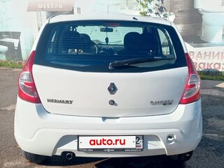 2014 Renault Sandero I, белый, 570000 рублей, вид 3