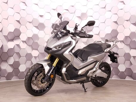 2017 Honda X-ADV, серебристый, 1049000 рублей, вид 2