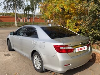 2012 Toyota Camry VII (XV50), серебристый, 1400000 рублей, вид 3