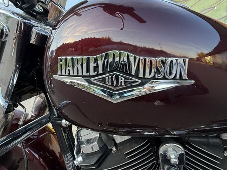 2018 Harley-Davidson Road King, красный, 1550000 рублей, вид 4
