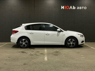 2012 Chevrolet Cruze I, белый, 800000 рублей, вид 4