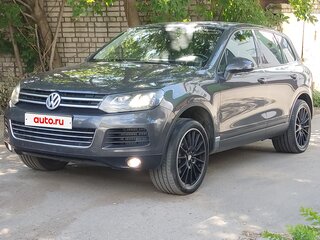 2010 Volkswagen Touareg II, серый, 1450000 рублей, вид 2