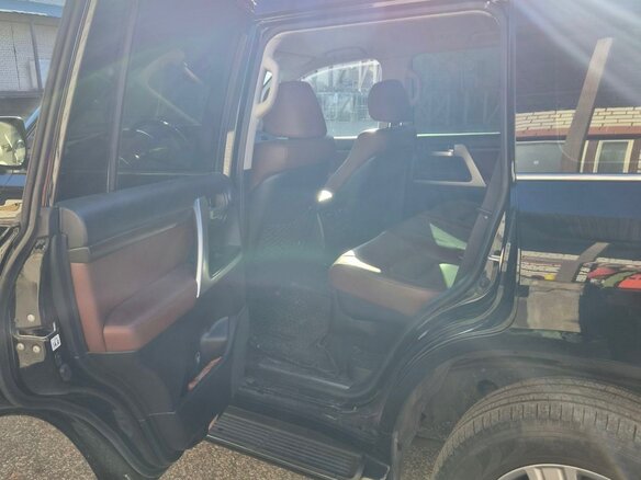 2016 Toyota Land Cruiser 200 Series Рестайлинг 2, чёрный, 5750000 рублей - вид 18