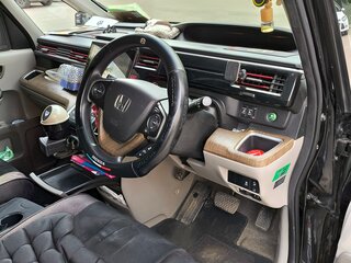 2017 Honda Stepwgn V, чёрный, 1750000 рублей, вид 5