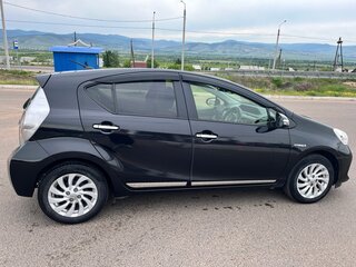 2014 Toyota Aqua I, чёрный, 830000 рублей, вид 2