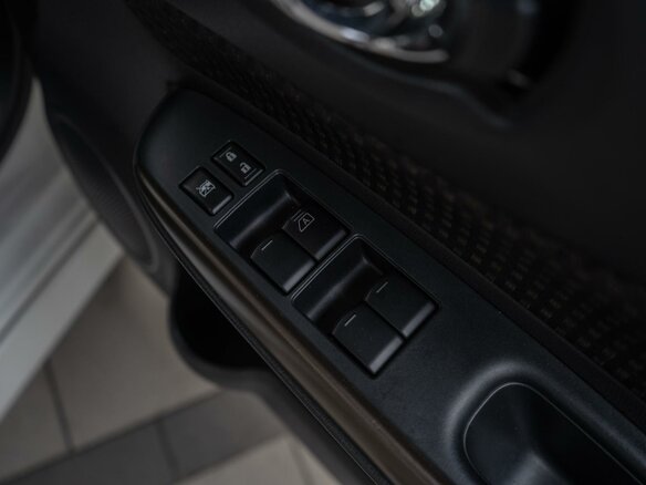 2019 Nissan Note e-Power II Рестайлинг, белый, 1389000 рублей - вид 11