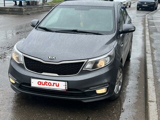 2016 Kia Rio III Рестайлинг, серый, 780000 рублей, вид 3