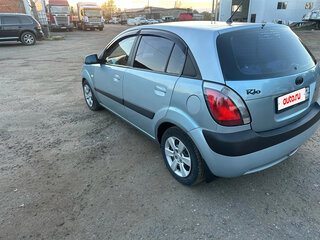 2007 Kia Rio II, серебристый, 350000 рублей, вид 4