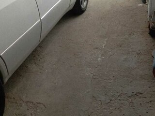 1993 Mercedes-Benz W124 220, белый, 300000 рублей, вид 2