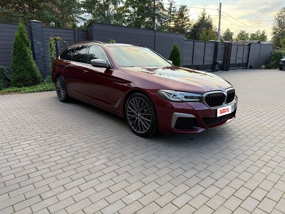 2020 BMW 5 серии 520d xDrive VII (G30/G31/G38) Рестайлинг, пурпурный, 4650000 рублей - вид 2