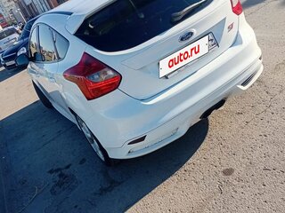 2012 Ford Focus ST III, белый, 1600000 рублей, вид 4