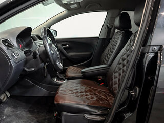 2014 Volkswagen Polo V, чёрный, 800000 рублей, вид 4