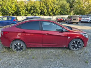 2016 Hyundai Solaris I Рестайлинг, красный, 694000 рублей, вид 3