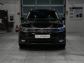 2020 Volkswagen Tiguan II, чёрный, 2698000 рублей, вид 2