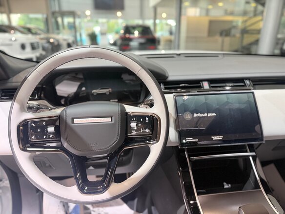 2025 Land Rover Range Rover Velar I Рестайлинг, белый, 8990000 рублей - вид 11