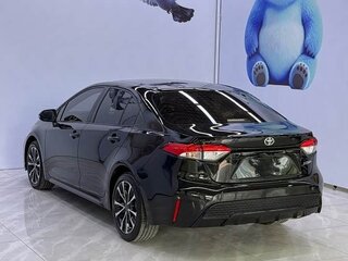2022 Toyota Corolla XII (E210), чёрный, 1600000 рублей, вид 3