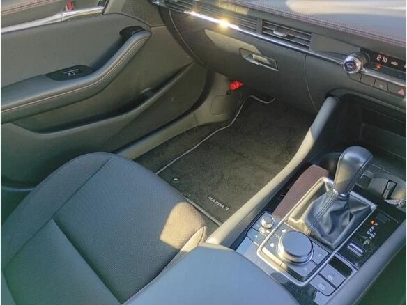 2022 Mazda 3 IV (BP), серебристый, 1425000 рублей - вид 12