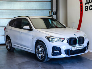 2021 BMW X1 20i xDrive II (F48) Рестайлинг, белый, 3949000 рублей, вид 3
