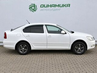 2012 Skoda Octavia II (A5) Рестайлинг, белый, 850000 рублей, вид 4
