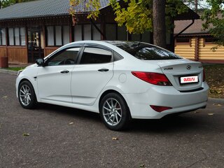 2015 Hyundai Solaris I Рестайлинг, белый, 1000000 рублей, вид 3