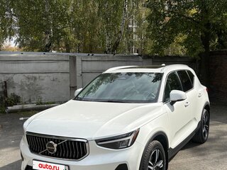 2022 Volvo XC40 I Рестайлинг, белый, 4500000 рублей, вид 3