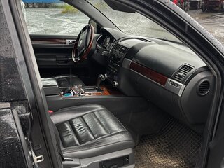 2003 Volkswagen Touareg I, чёрный, 460000 рублей, вид 2