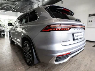 2026 Geely Monjaro I Рестайлинг, серый, 4854990 рублей, вид 3