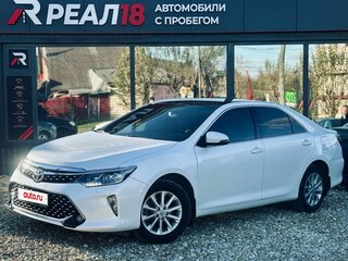 2015 Toyota Camry VII (XV50) Рестайлинг, белый, 1689000 рублей, вид 1