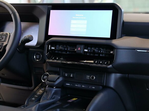 2026 Toyota Land Cruiser Prado 250 Series, белый, 11400000 рублей - вид 14